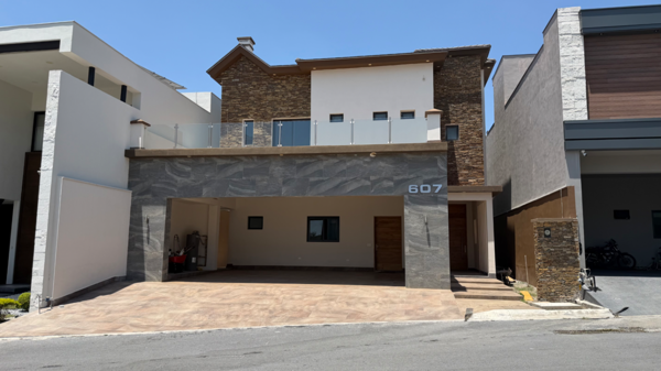 Estrena Residencia de Alto Nivel en La Joya Magnolia | 4 Recámaras | Carretera Nacional — foto 1 de 33
