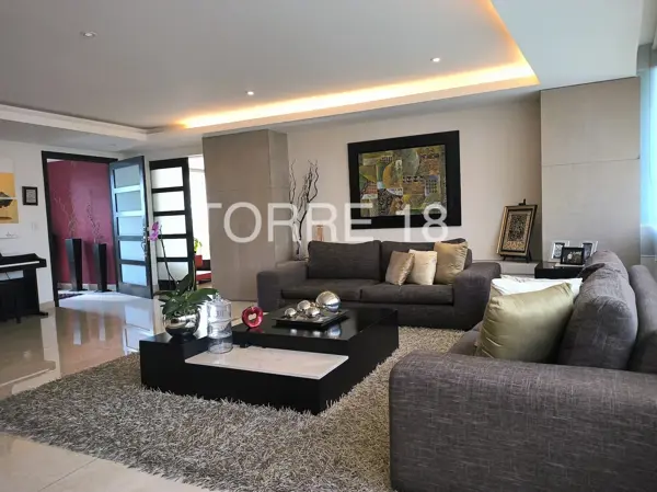 Departamento de 365 M² Frente al Campo de Golf en Lomas Country Club — foto 1 de 10