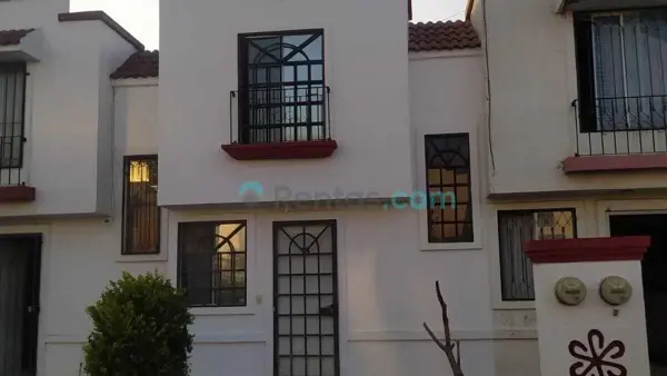 Casa en Renta Fraccionamiento Jardines de Miraflores — foto 1 de 12