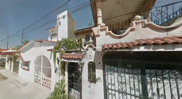 Programa de Recuperación Patrimonial: Casa en venta en col. Valle de Las Garzas, Manzanillo, Colima — foto 1 de 11