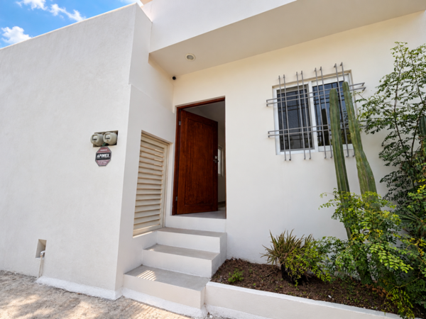 Casa en Renta cerca de UDEM — foto 1 de 27