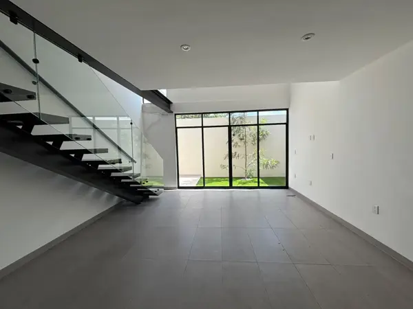 Casa en Privada Villas de Irapuato — foto 1 de 37