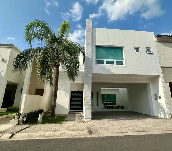 Casa en Renta en La Rioja, Zona Carretera Nacional, Monterrey, N. L. (AAH) — foto 1 de 42