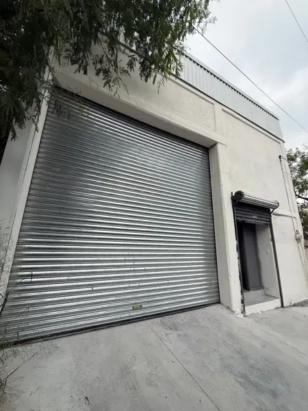 Bodega en renta en Monterrey, Col. Independencia, 315 m² — foto 1 de 16