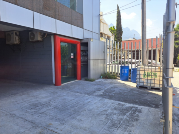 Edificio en venta en Burocratas del Estado, Monterrey — foto 2 de 21