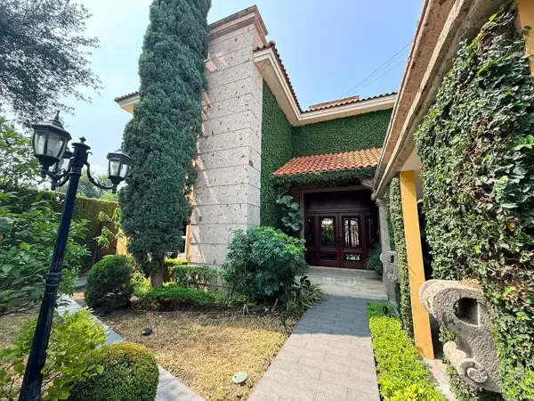 Casa en Venta, Santa Engracia — foto 1 de 14