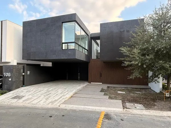 Casa en Venta Lania Residencial, el Uro, Carretera Nacional — foto 1 de 32