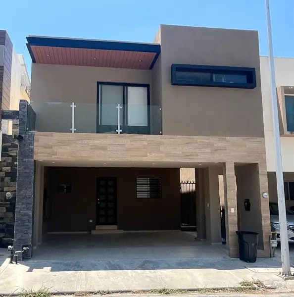 Casa en Renta Colinas del Huajuco — foto 1 de 16
