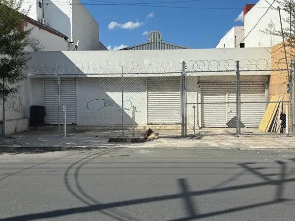 Bodega Comercial en Venta Centro de Monterrey — foto 1 de 10