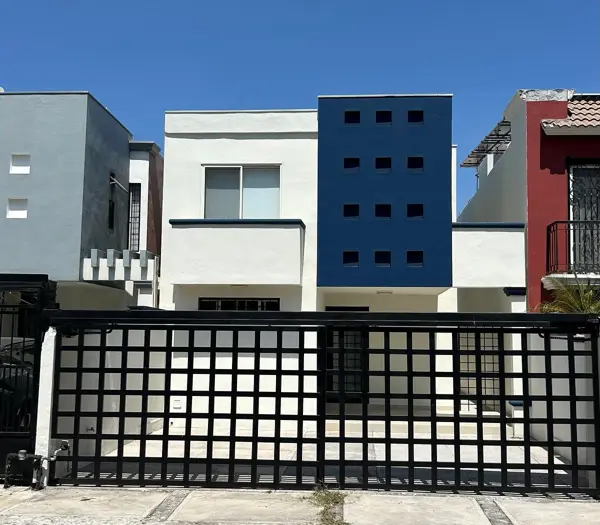 Casa en Renta Puerta de Hierro, Cumbres — foto 1 de 12