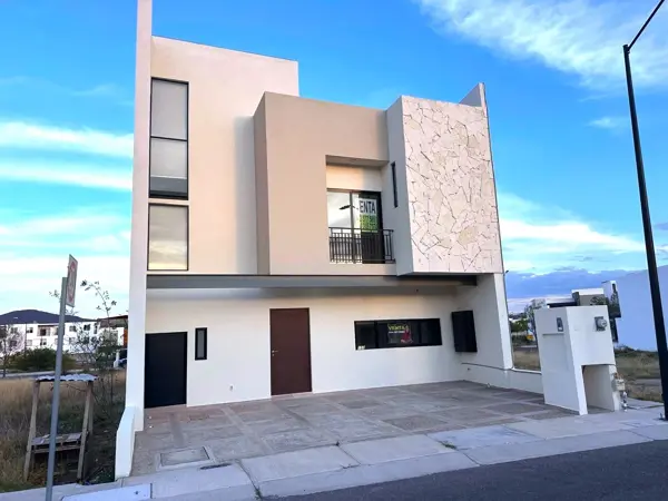 Casa en venta en LA RESERVA JURIQUILLA — foto 1 de 34