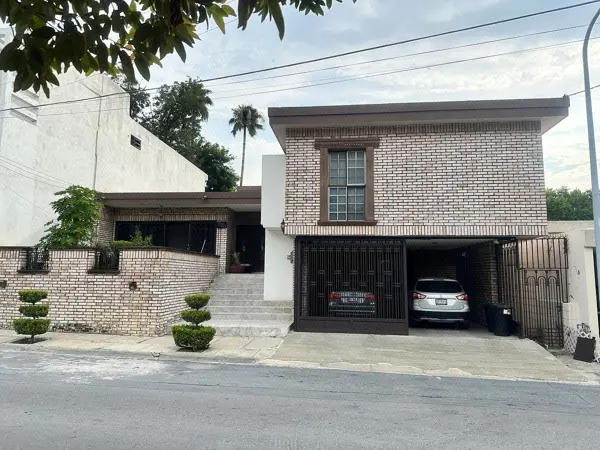 Casa en Venta Contry 1er Sector — foto 1 de 25