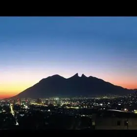 Casa en Venta en Monterrey, Primer Sector Contry: Espaciosa y Funcional — foto 1 de 26