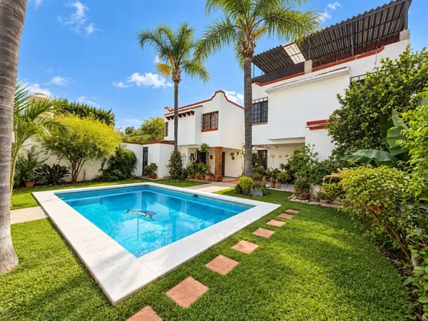 Casa en Condominio con Alberca en Acapantzingo, a 10 Minutos del Centro Histórico de Cuernavaca — foto 1 de 20
