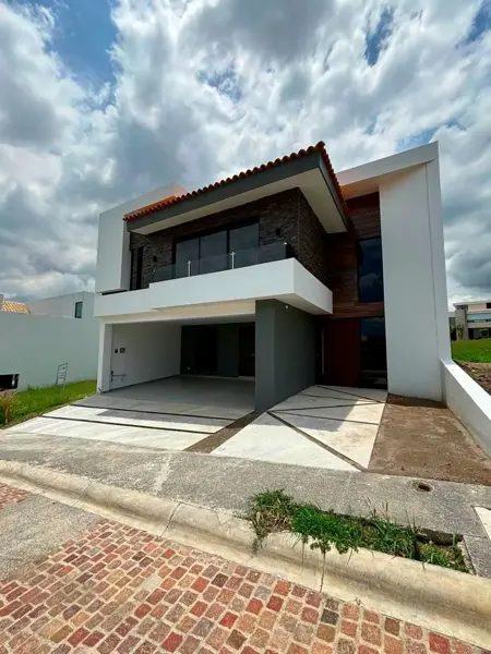 Casa en Venta la Gran Reserva con Recamara en Planta Baja — foto 1 de 9