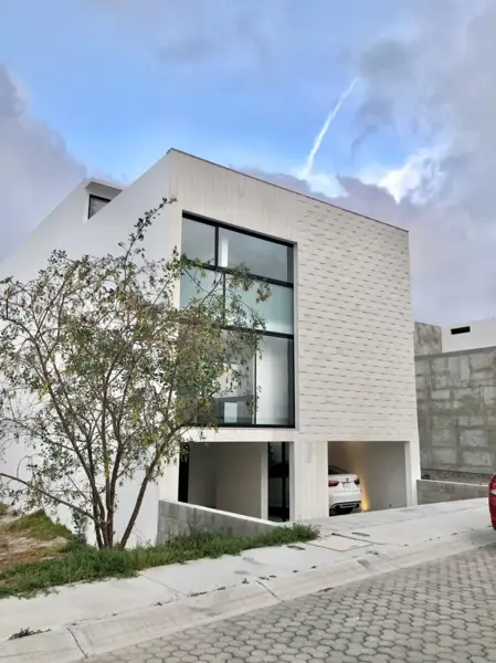 Casa en Venta en Zona Plateada, Pachuca de Soto - Amplia Propiedad en Comunidad Cerrada — foto 1 de 7