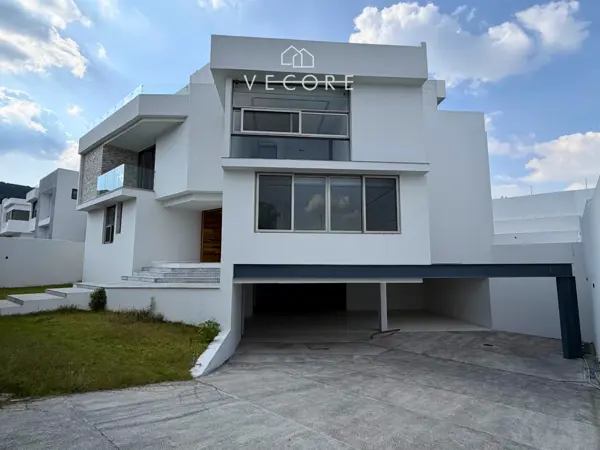 Casa en Venta en Ayamonte, Zapopan — foto 1 de 30
