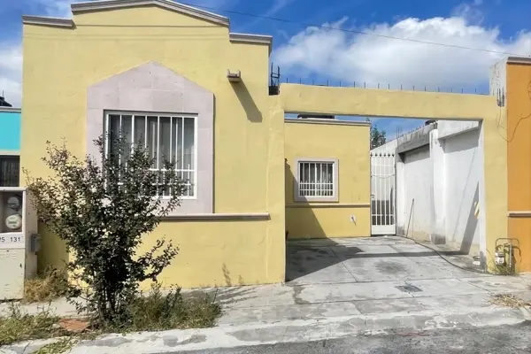 Casa de 1 planta en RENTA en Parajes de los Pinos — foto 1 de 8