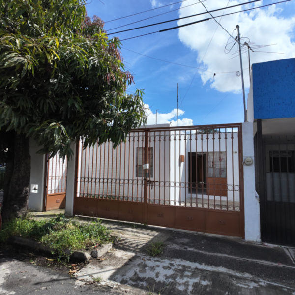 Casa en Venta cerca de Home Depot en Guadalajara: Oportunidad Única en Zona Miguel Hidalgo — foto 1 de 20