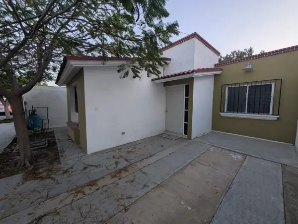 Casa en Renta en Villas de la Ibero en Torreon Coahuila — foto 1 de 21