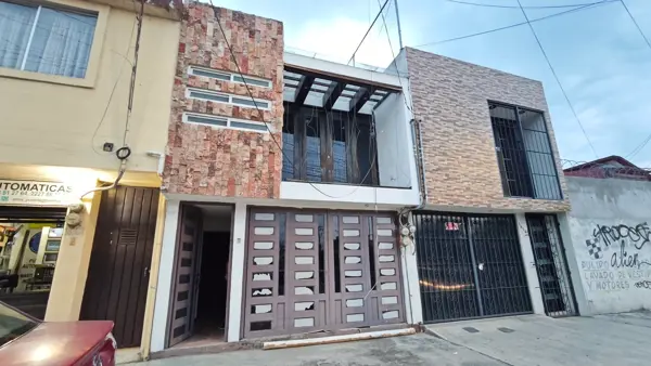 Casa y Local, 2 Niveles, Plazas Amalucan, Av Principal, $2,050,000.00 — foto 1 de 13