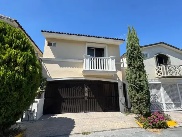 Casa en renta en Cerradas de Anáhuac. Escobedo N.L. — foto 1 de 13