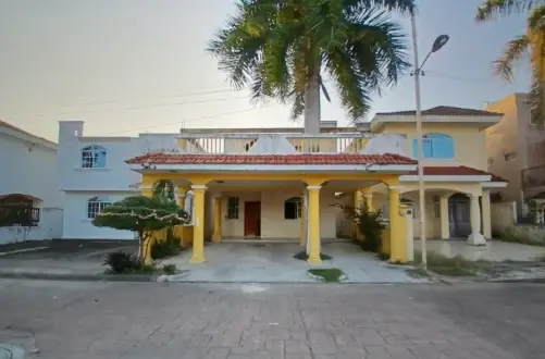 Casa de Entrega Inmediata en Avenida Popocatepetl, Col. las Vegas,pozarica Veracruz — foto 1 de 19