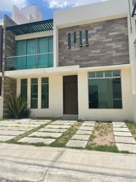 Casa en renta en Fraccionamiento La Herradura — foto 1 de 16