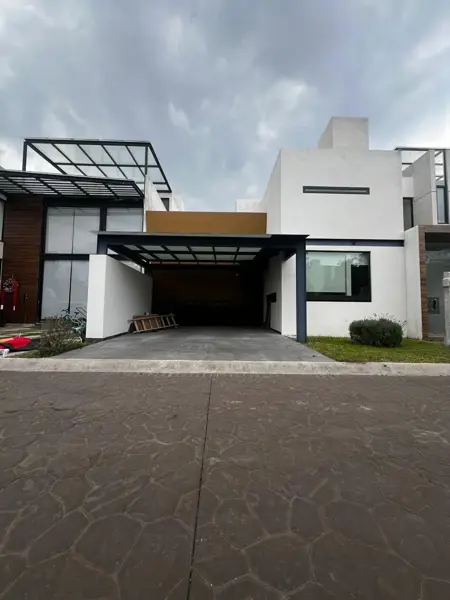 Casa en renta en Residencial Jade — foto 1 de 24