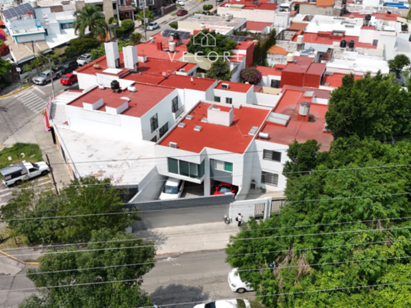Casa en Venta en Av. Manuel J. Clouthier, Prados Guadalupe, Zapopan — foto 1 de 26