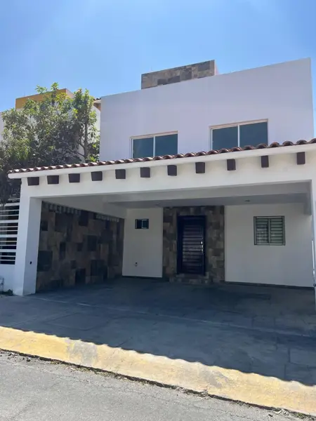 Casa en renta en Puerta de Hierro — foto 1 de 24