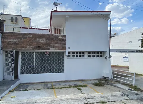 Renta inmueble para oficinas, clínica o consultorios, Col. La Paz. Reforma — foto 1 de 19