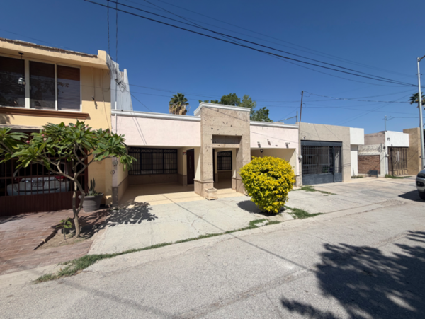 Casa en renta sin amueblar, en Torreón Jardín, Torreón, Coahuila. Amplia y con excelente ubicación. — foto 1 de 27