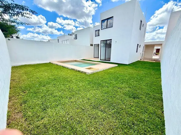 Casa en venta de 2 plantas, ubicadas en Cholul, Mérida — foto 1 de 11