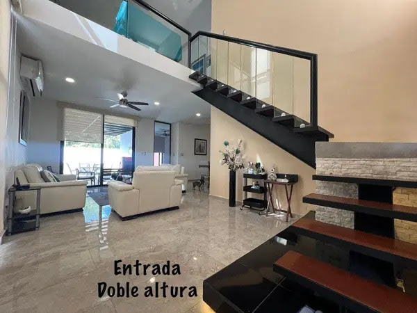 Preciosa Casa en Venta Ubicada en Privada Ya'ax-beh Conkal Mérida — foto 1 de 26