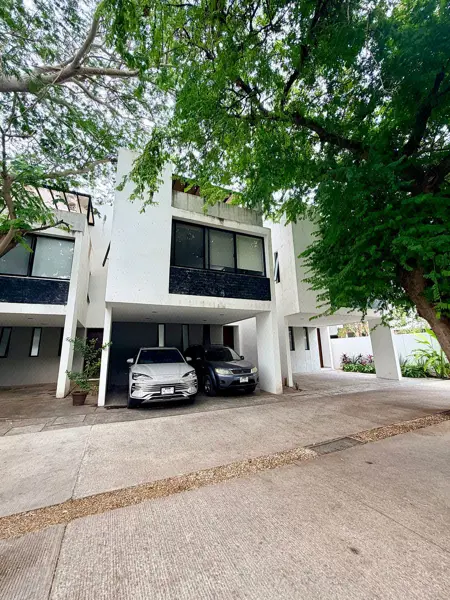 Casa en Venta en Privada en Chuburna Hidalgo Mérida Yucatán. — foto 1 de 10