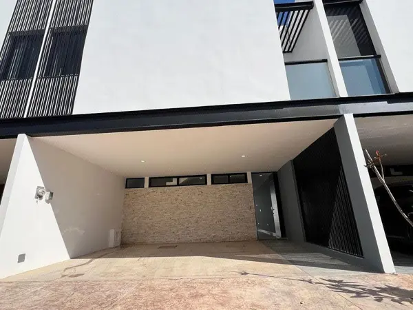Towhouse Premium en Venta Ubicado en Conkal — foto 1 de 13