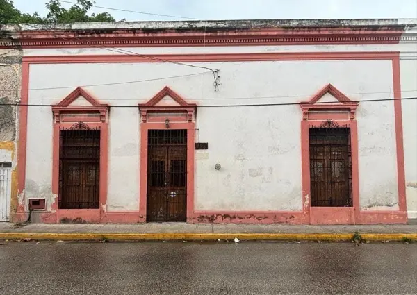 Amplia Casa en Venta Ubicada en el Centro de Mérida — foto 1 de 27