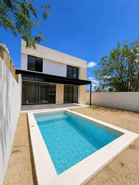 Preciosa Casa en Venta de 2 Plantas Ubicada en Cholul Mérida Yucatán. — foto 1 de 11