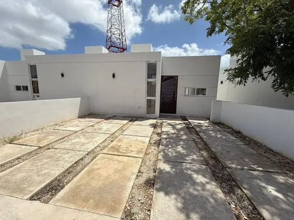 Casa en Venta Ubicada en la Colonia Reparto Granjas, Kanasín, Yucatán — foto 1 de 14