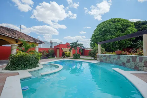 Gran Residencia de 1,51o M2 en Santa Rita Cholul, al Norte de Mérida — foto 1 de 10