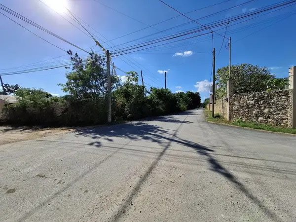 Amplio Terreno en Venta Ubicado al Norte de Mérida en Cholul. — foto 1 de 13