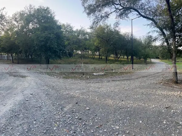 Vistaencinos — foto 1 de 13
