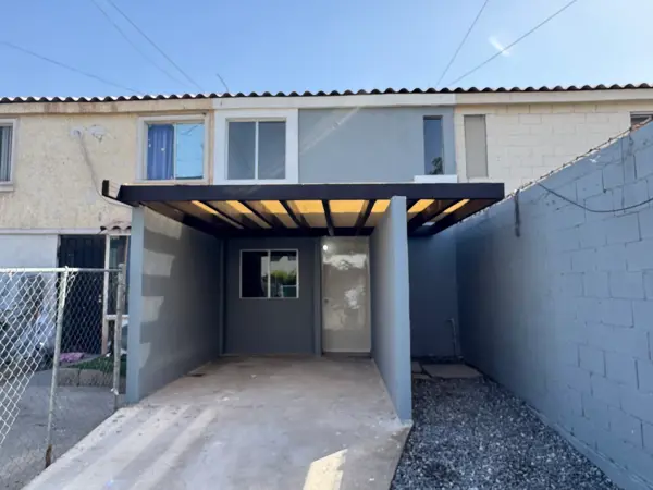 Casa en Venta en Porticos del Valle — foto 1 de 19