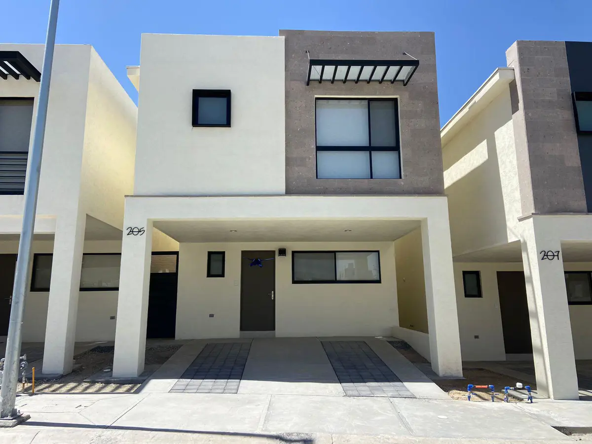 CASA RENTA FERRARA RESIDENCIAL DOMINIO CUMBRES GARCIA CASA RENTA FERRARA RESIDENCIAL DOMINIO CUMBRES GARCIA