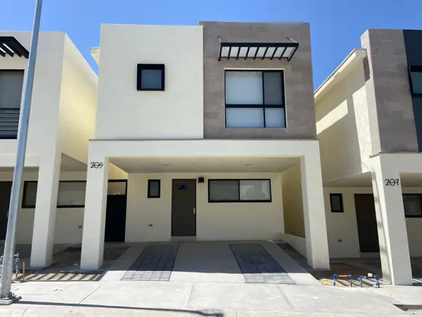 Casa Renta Ferrara Dominio Cumbres Garcia — foto 1 de 43