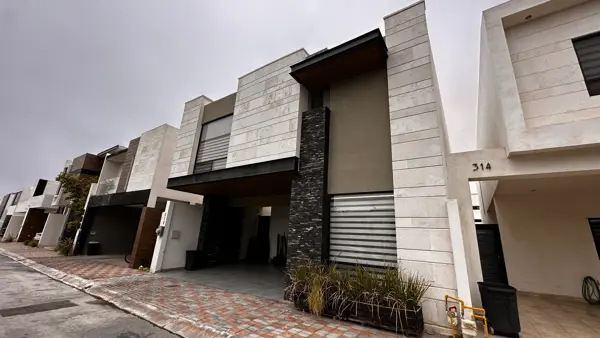 Casa en Venta en Privanzas Florencia — foto 1 de 29
