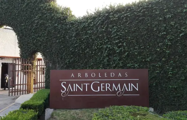 Casa en Venta en Arboledas de San Germain — foto 1 de 8