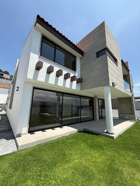 Hermosa Casa en Venta en Puerta Grande, Bosque Esmeralda | 5 Recámaras, Jardín y Doble Altura — foto 1 de 22