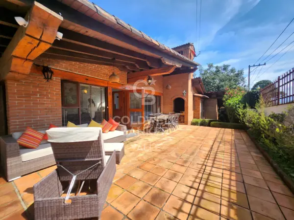 Casa en renta en Avandaro, Valle de Bravo — foto 1 de 33